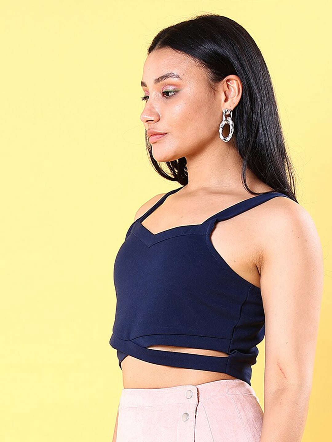 Shop Women Sleeveless Sweetheart Neck Crop Top Online.