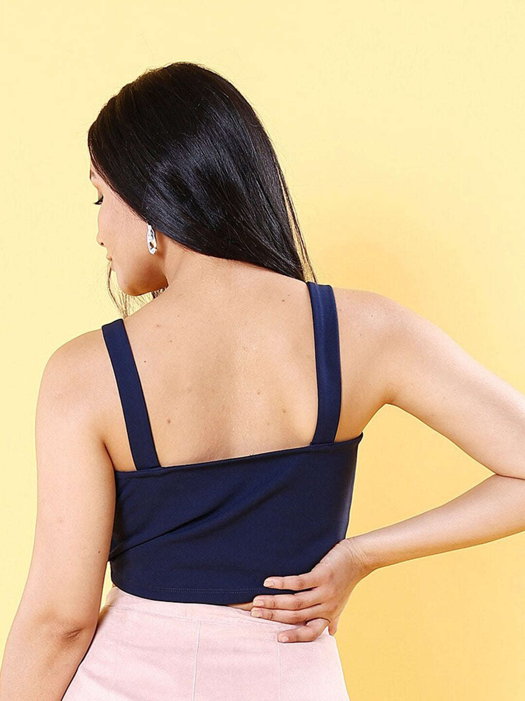 Shop Women Sleeveless Sweetheart Neck Crop Top Online.