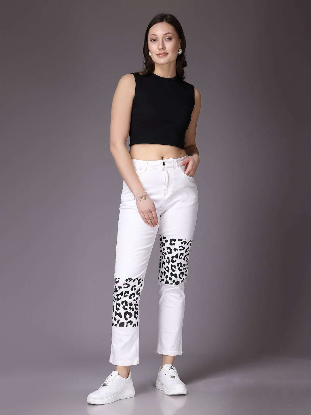 Shop Women Straight Fit Jeans Online.