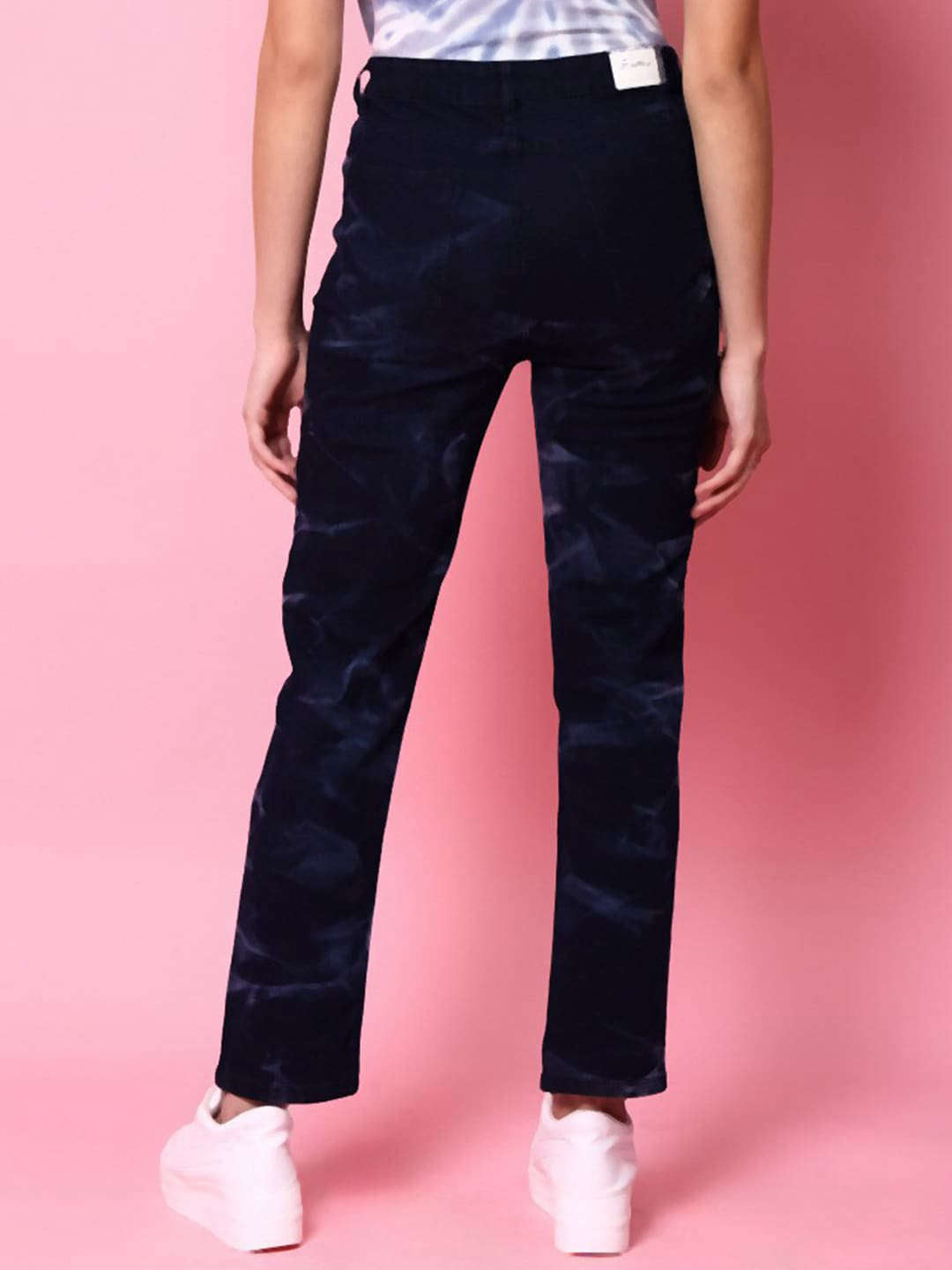 Shop Women Dark Wash Straight Fit Denim Jeans Online.