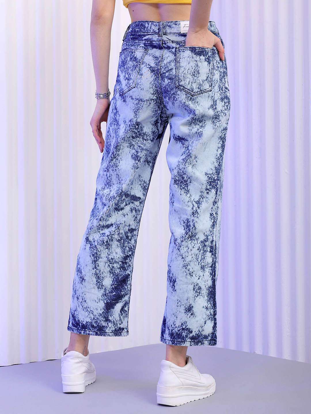 Shop Women Wide Leg Jeans Online.