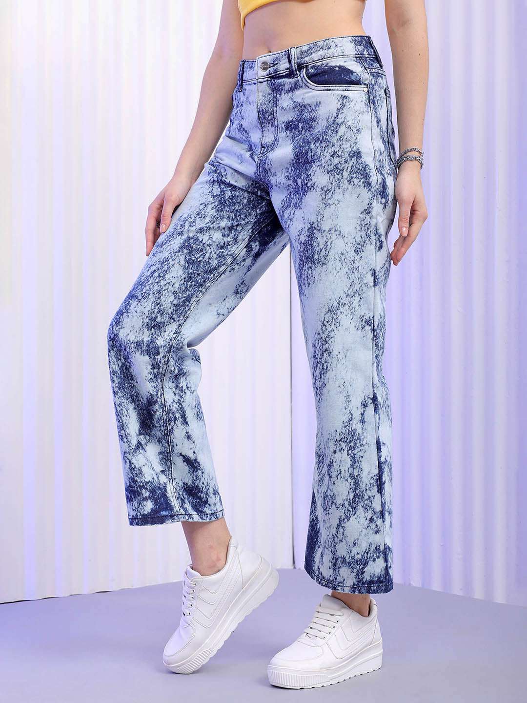 Shop Women Wide Leg Jeans Online.