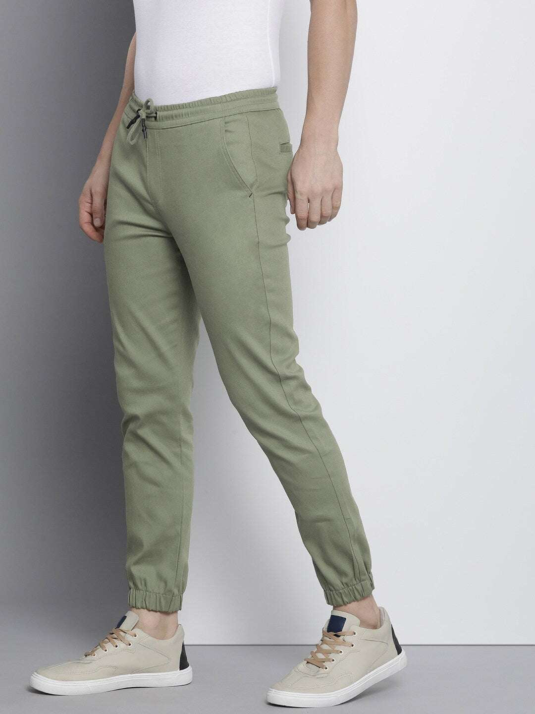 Shop Men Slim Fit Chino Online.