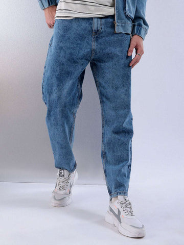 Shop Men Relaxed Fit Jeans Online.