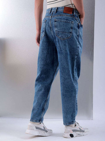 Shop Men Relaxed Fit Jeans Online.