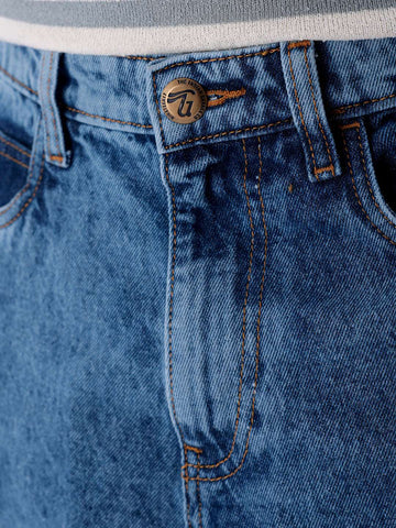 Shop Men Relaxed Fit Jeans Online.