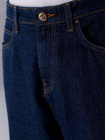 Shop Men Relaxed Fit Jeans Online.