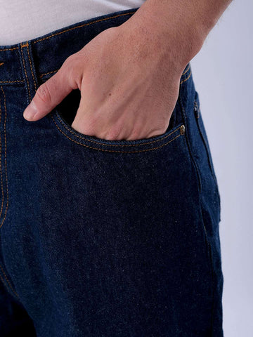 Shop Men Relaxed Fit Jeans Online.