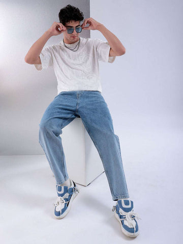 Shop Men Relaxed Fit Jeans Online.