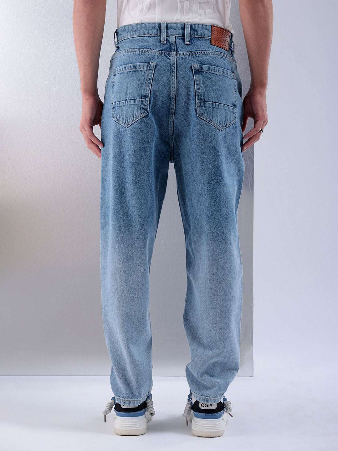 Shop Men Relaxed Fit Jeans Online.