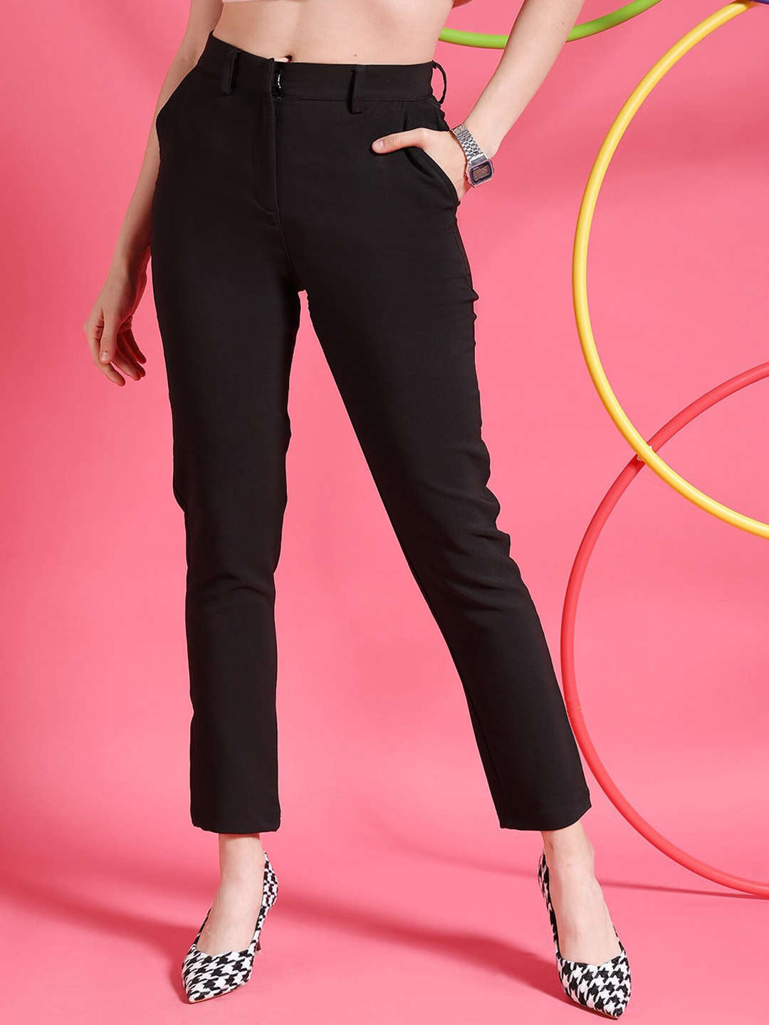 Shop Women Solid Tapered Pant Online.