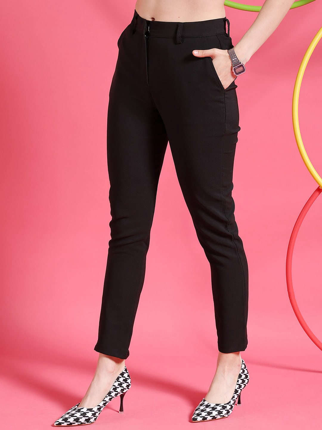 Shop Women Solid Tapered Pant Online.