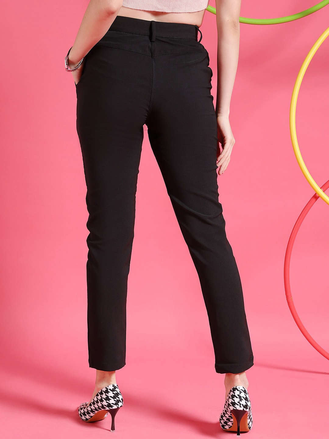 Shop Women Solid Tapered Pant Online.