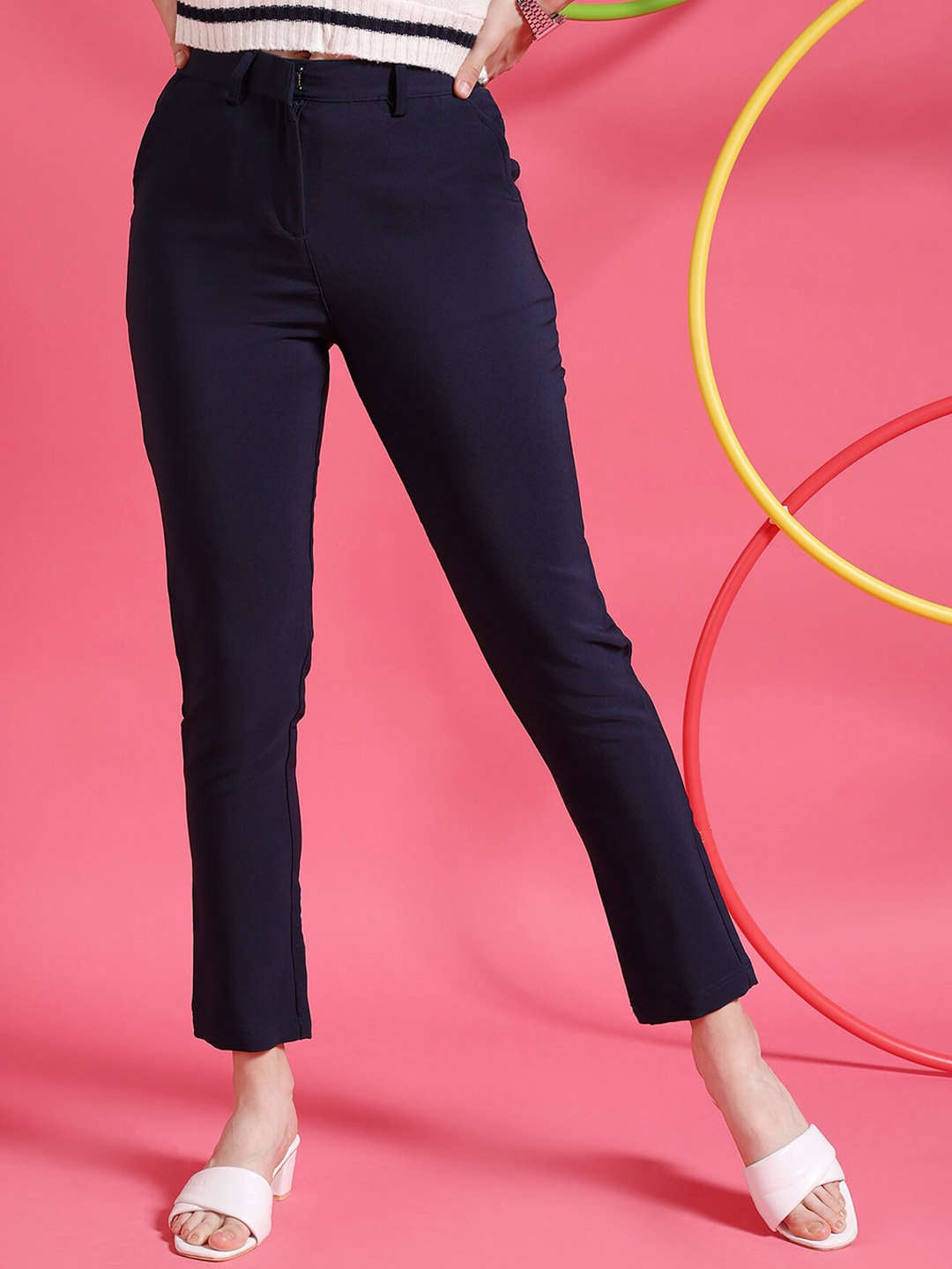 Shop Women Solid Tapered Pant Online.