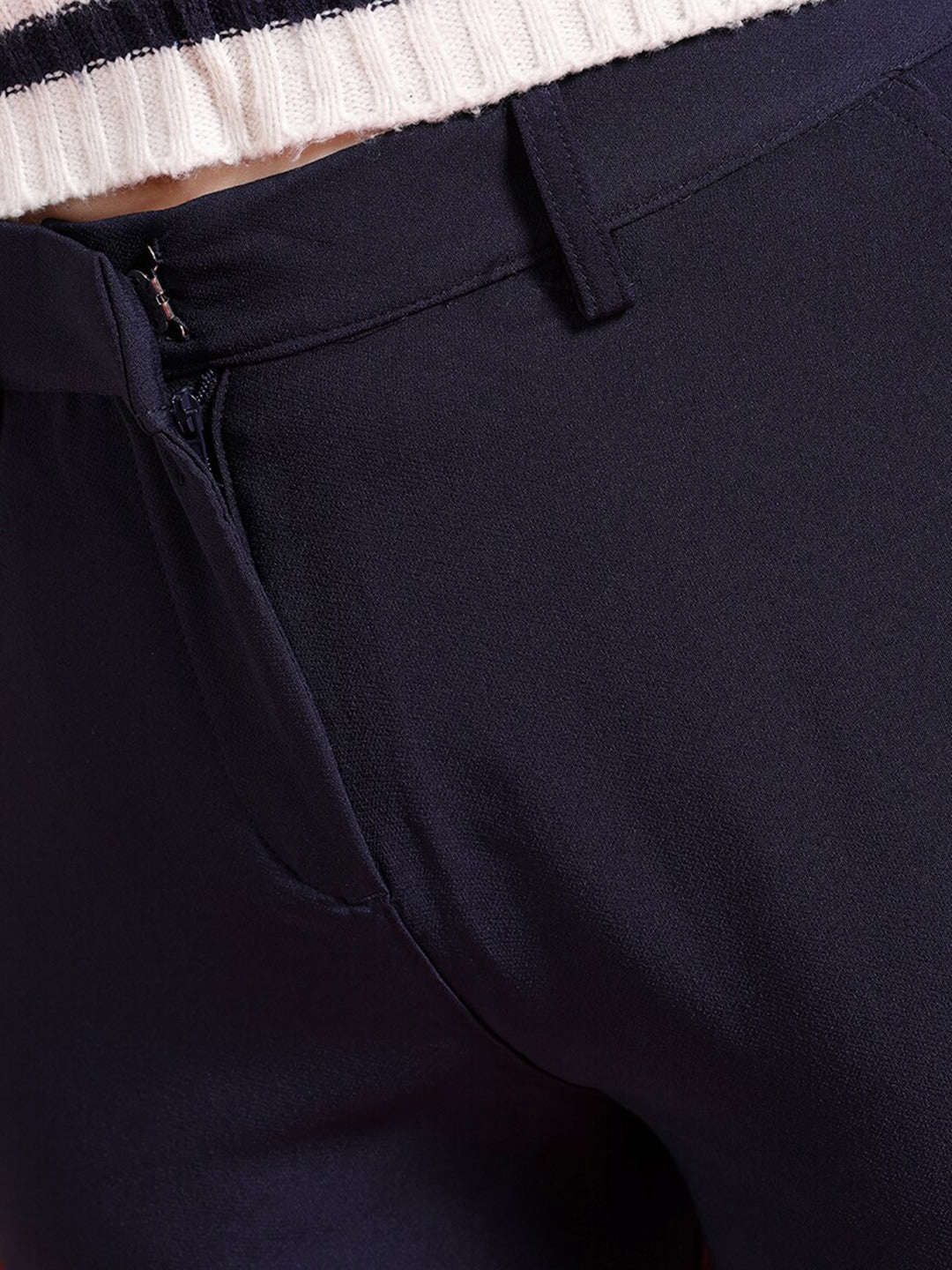 Shop Women Solid Tapered Pant Online.