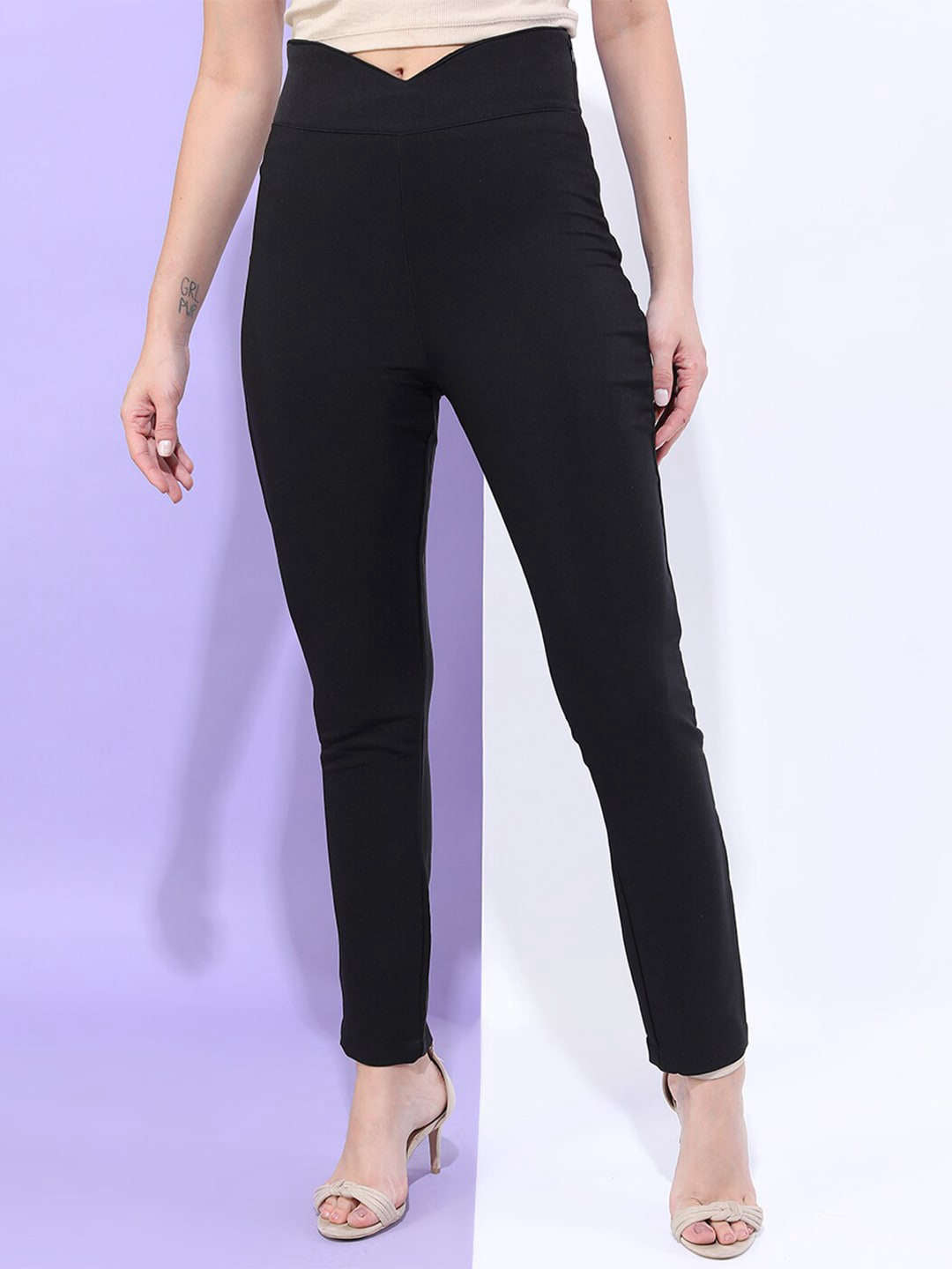 Shop Women Solid Skinny Fit Jegging Online.