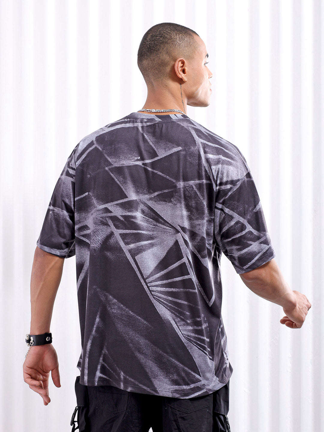 Shop Men Printed Oversized T-shirt Online.