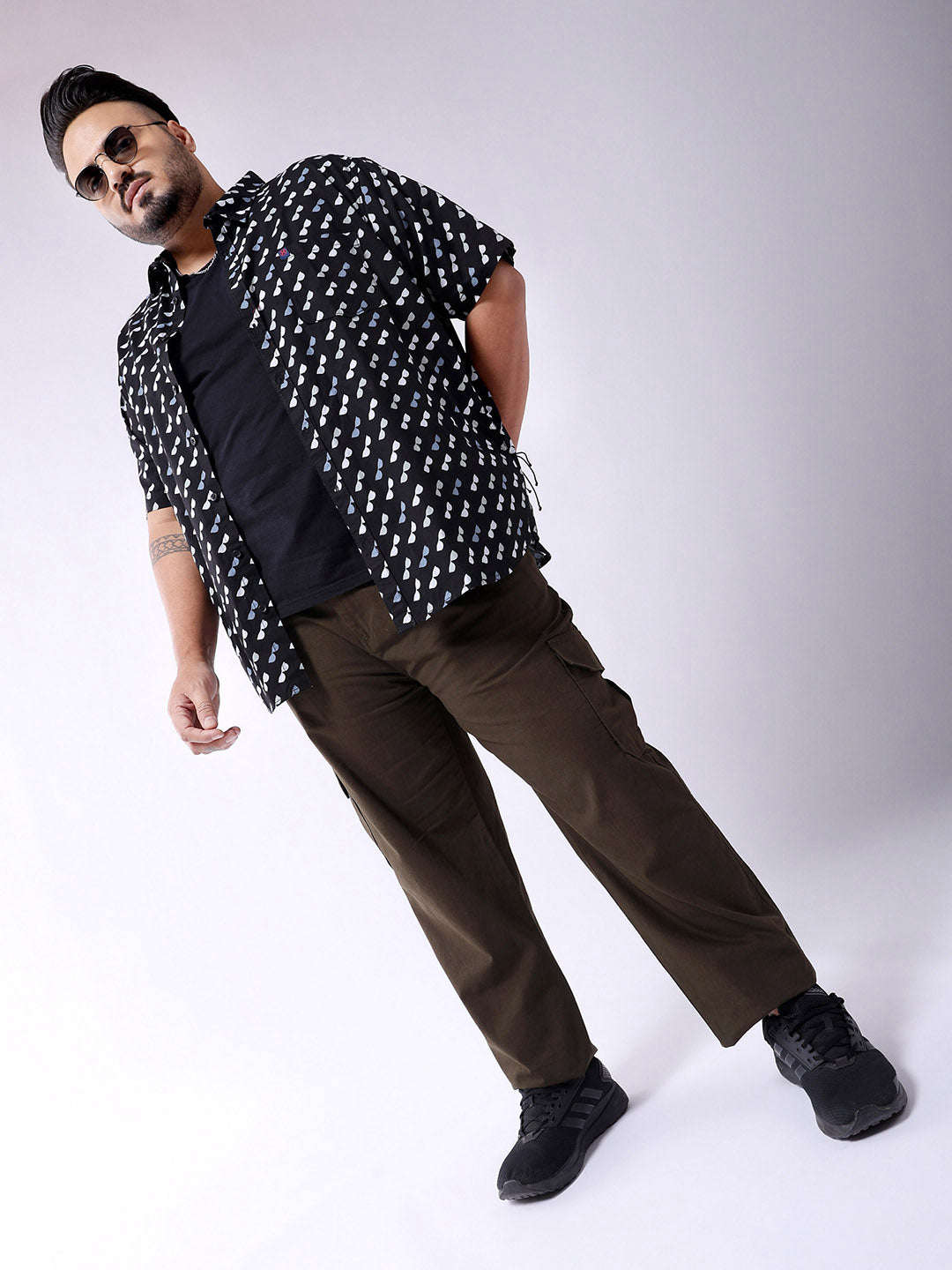 Shop Men Solid Plus Size Trouser Online.