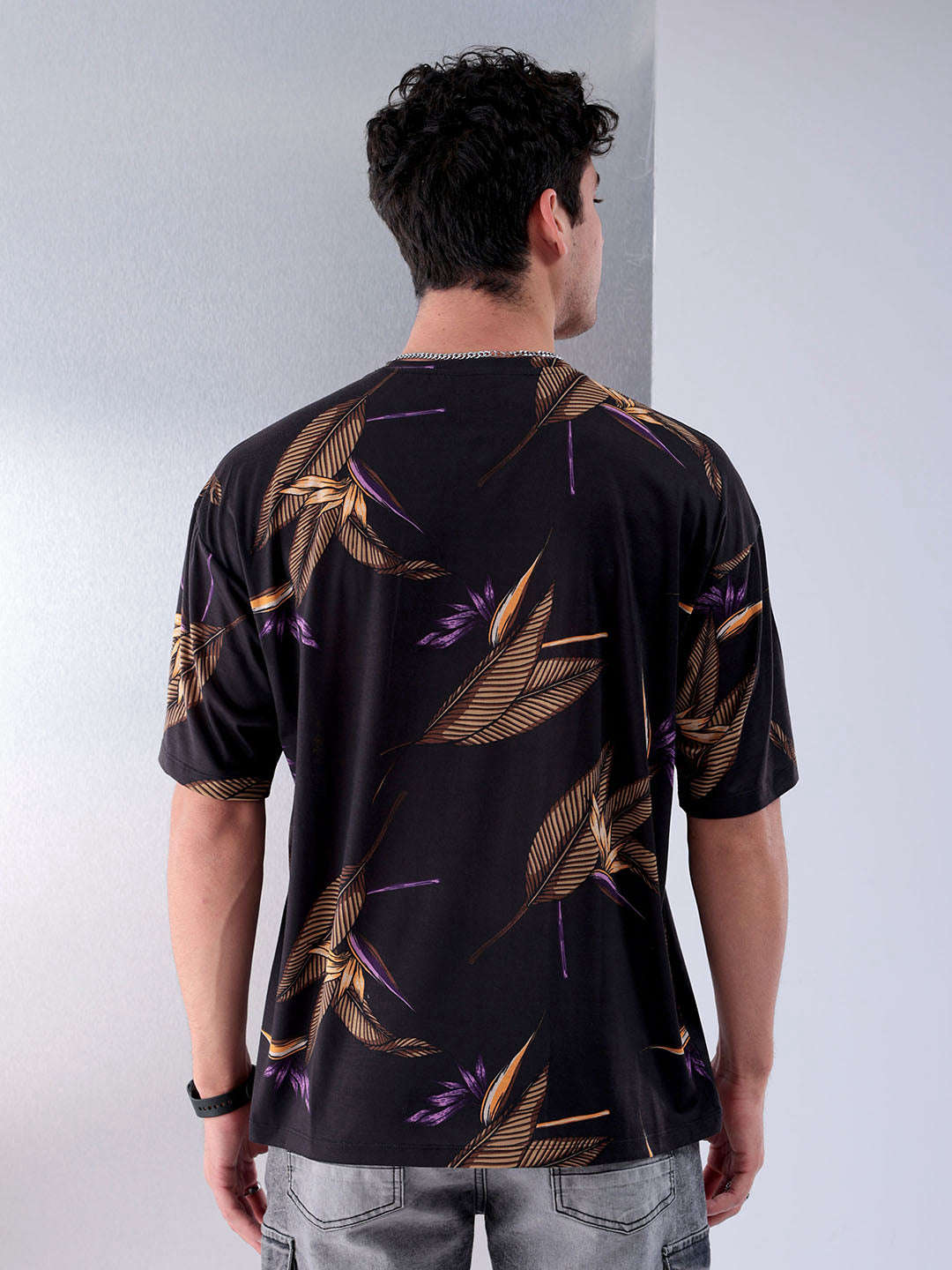 Shop Men Printed Oversized T-shirt Online.