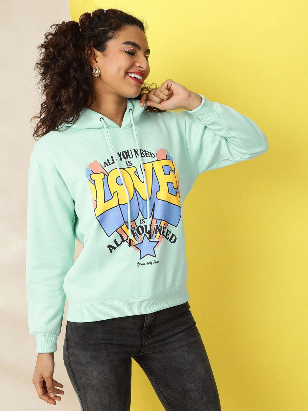 Shop Women's Printed Regular Fit Sweatshirt Online.