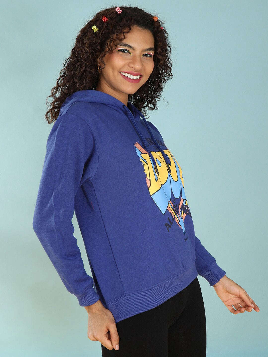 Shop Women's Printed Regular Fit Sweatshirt Online.