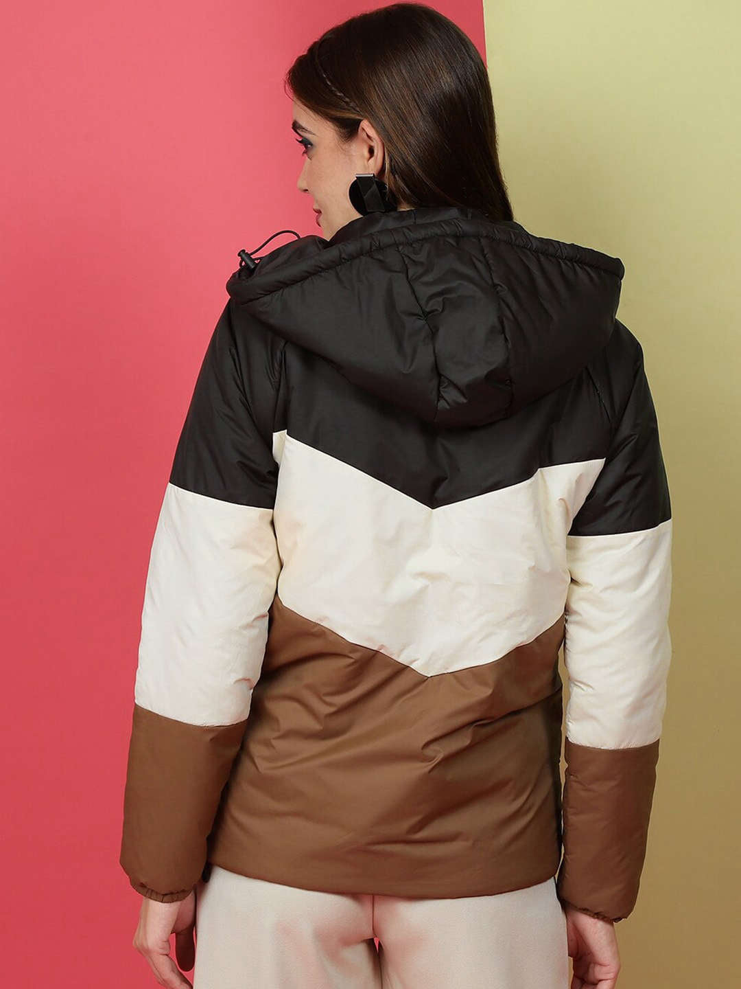 Shop Women Colorblock Detachable Hood Jacket Online.