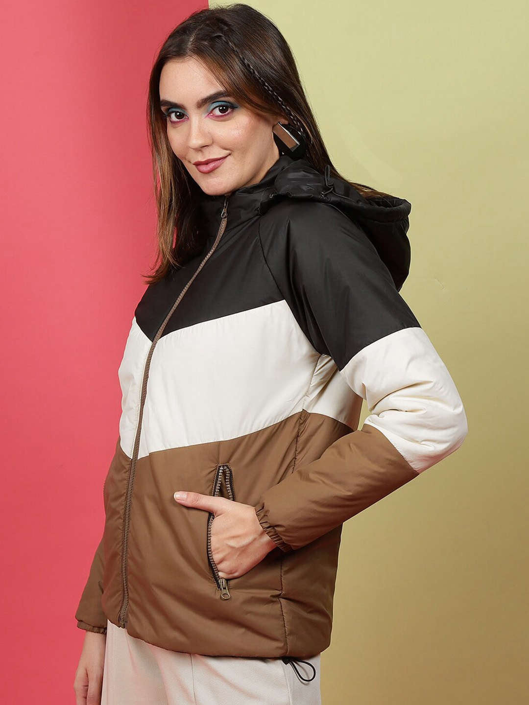 Shop Women Colorblock Detachable Hood Jacket Online.