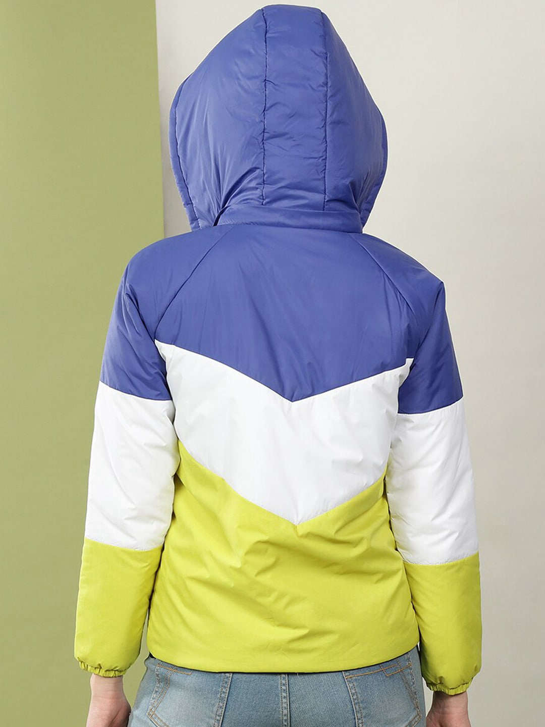 Shop Women Colorblock Detachable Hood Jacket Online.