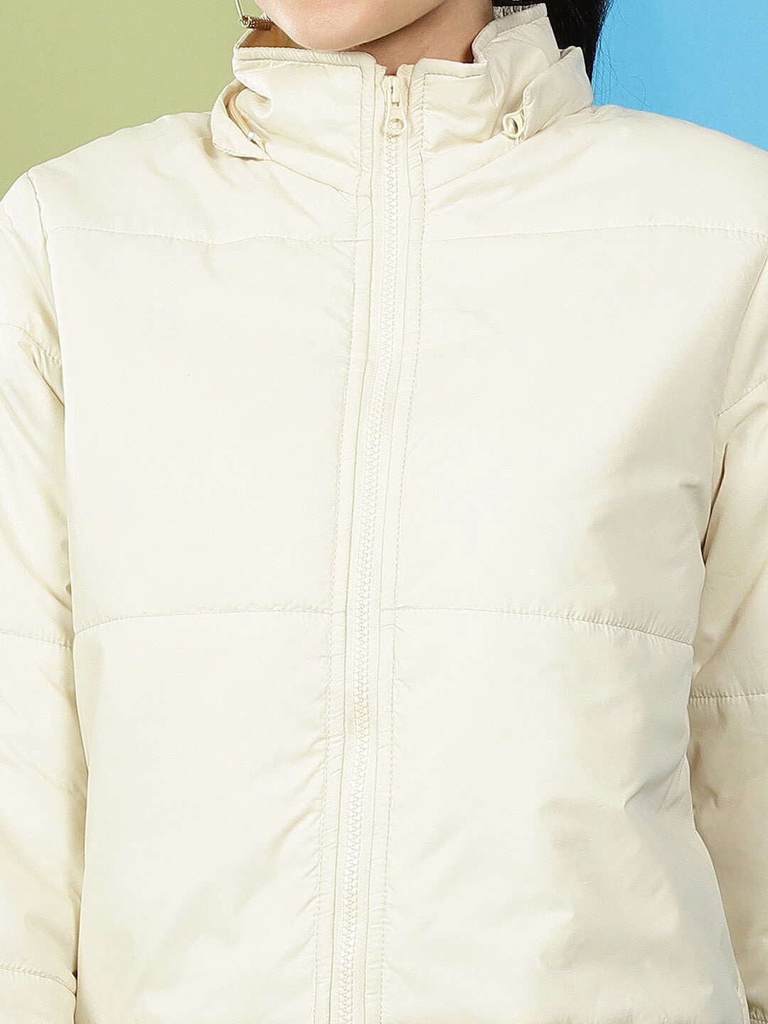 Shop Women Short Parka With Hood Online.