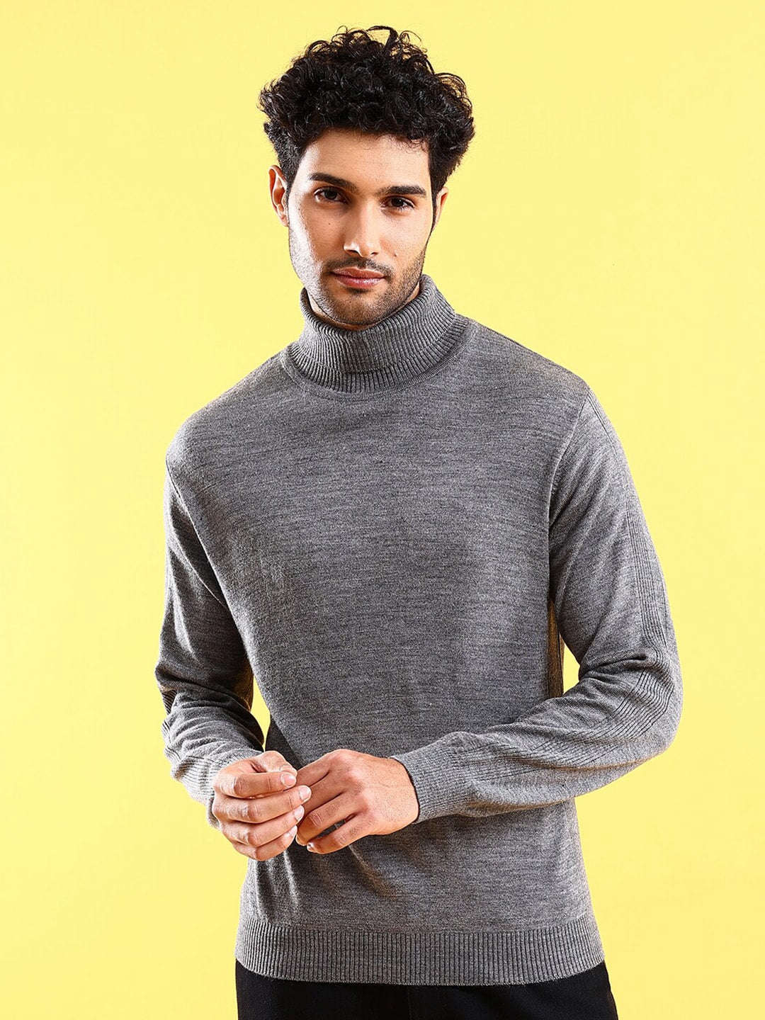 Shop Men's Solid Regular Fit Sweater Online.