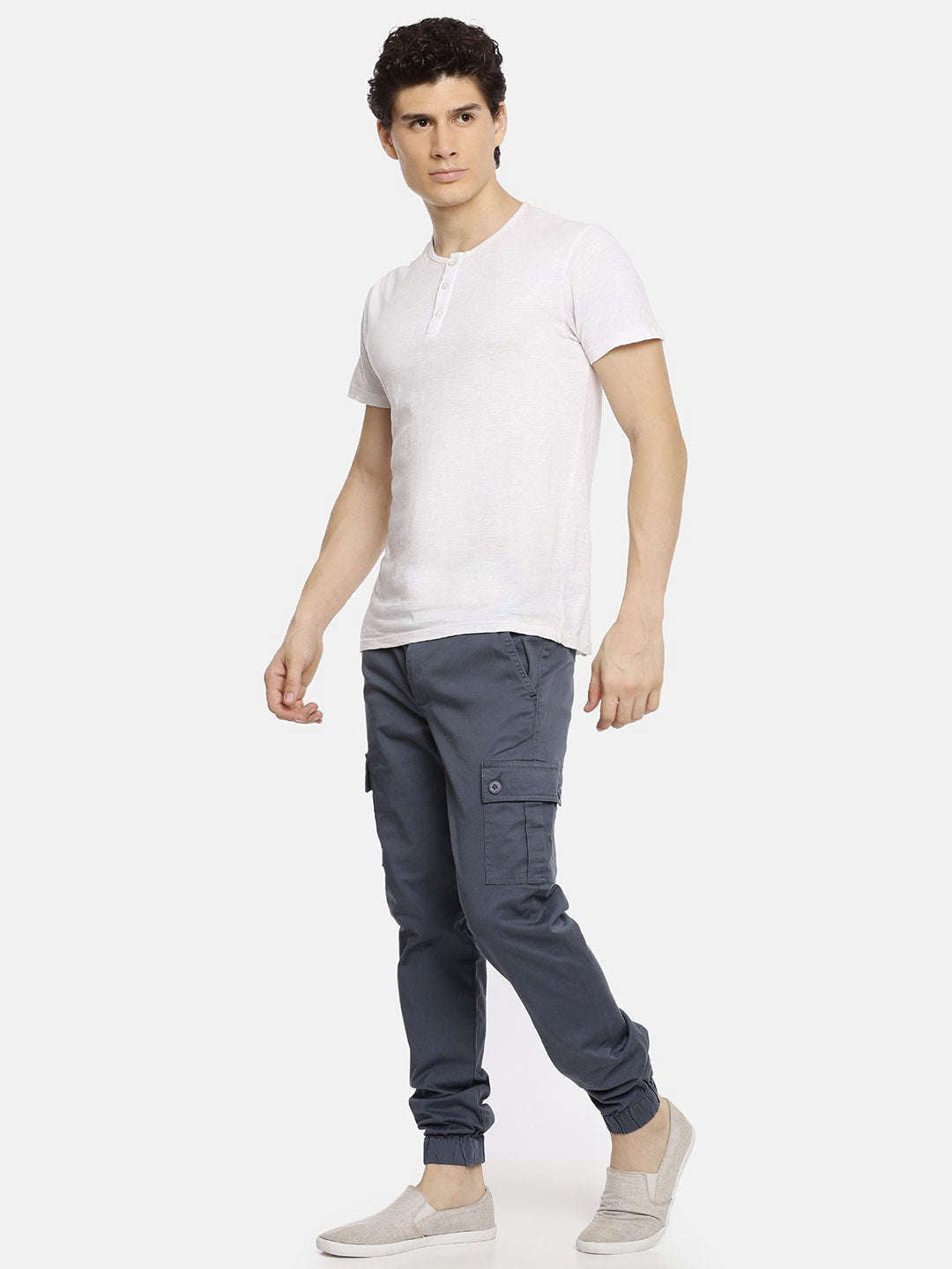 Shop Men Casual Cuffed Cargo Pant Online.