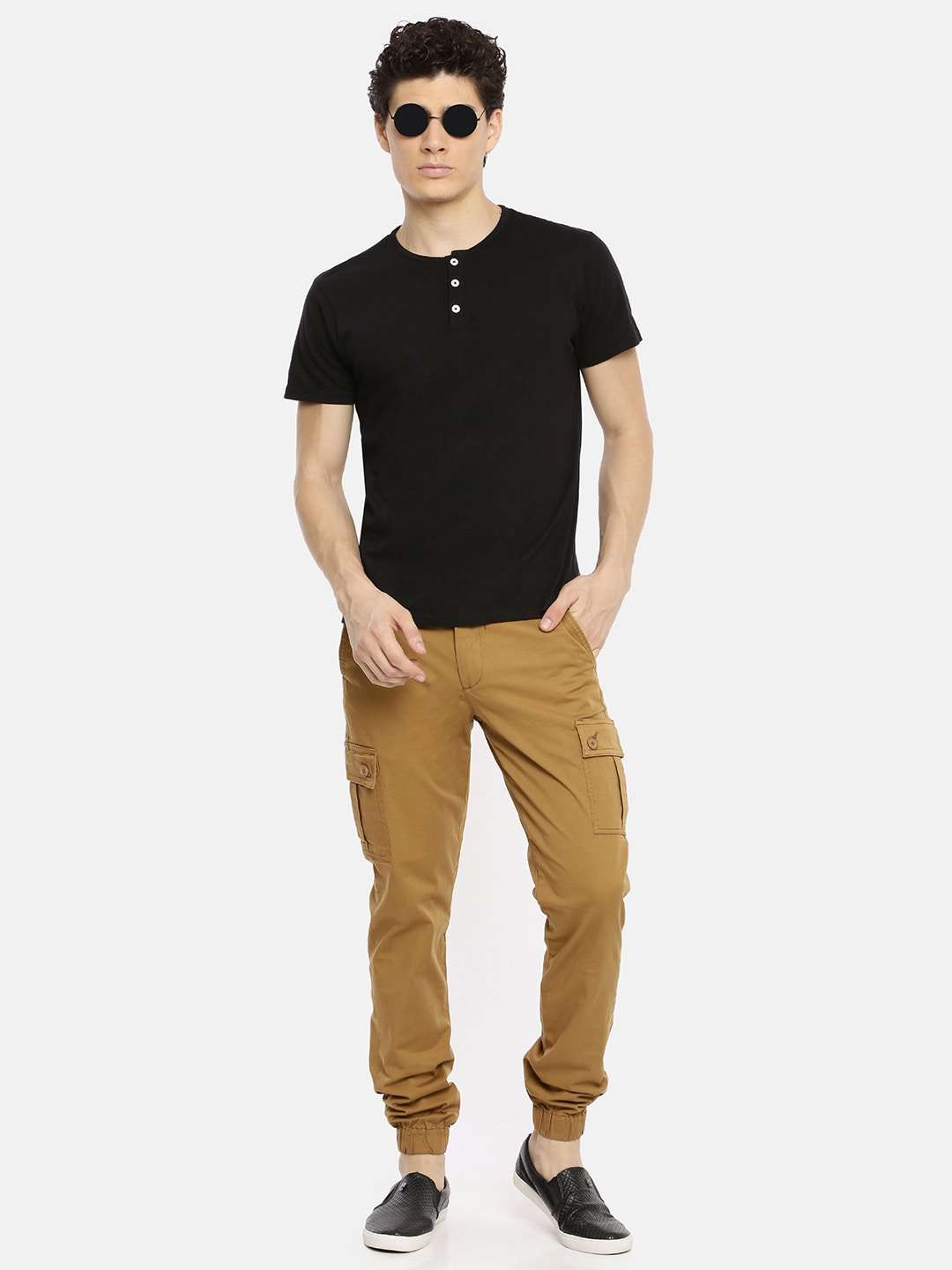 Shop Men Casual Cuffed Cargo Pant Online.