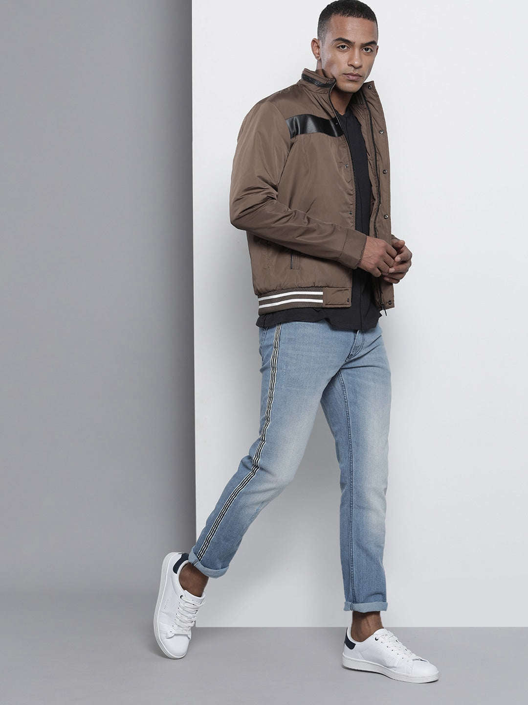 Shop Men Slim Fit Jeans Online.