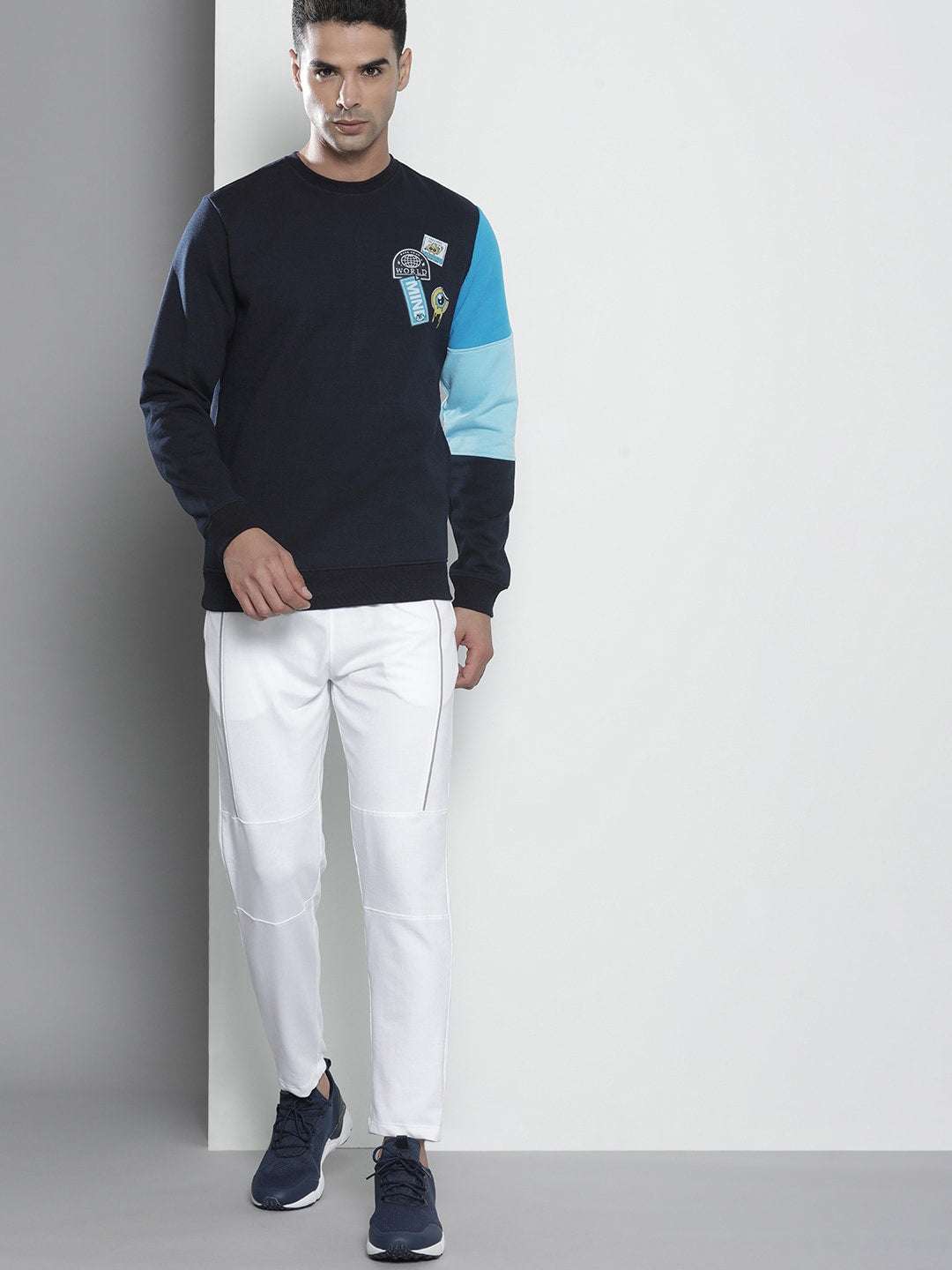 Shop Men's Colourblocked Regular Fit Sweatshirt Online.