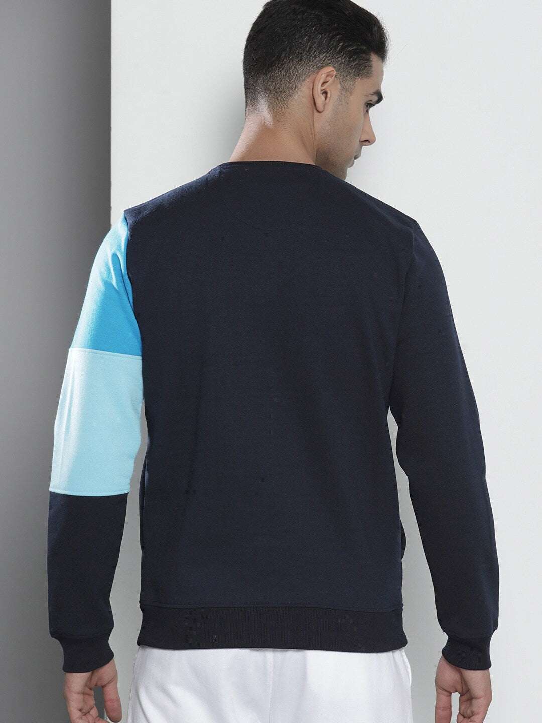 Shop Men's Colourblocked Regular Fit Sweatshirt Online.