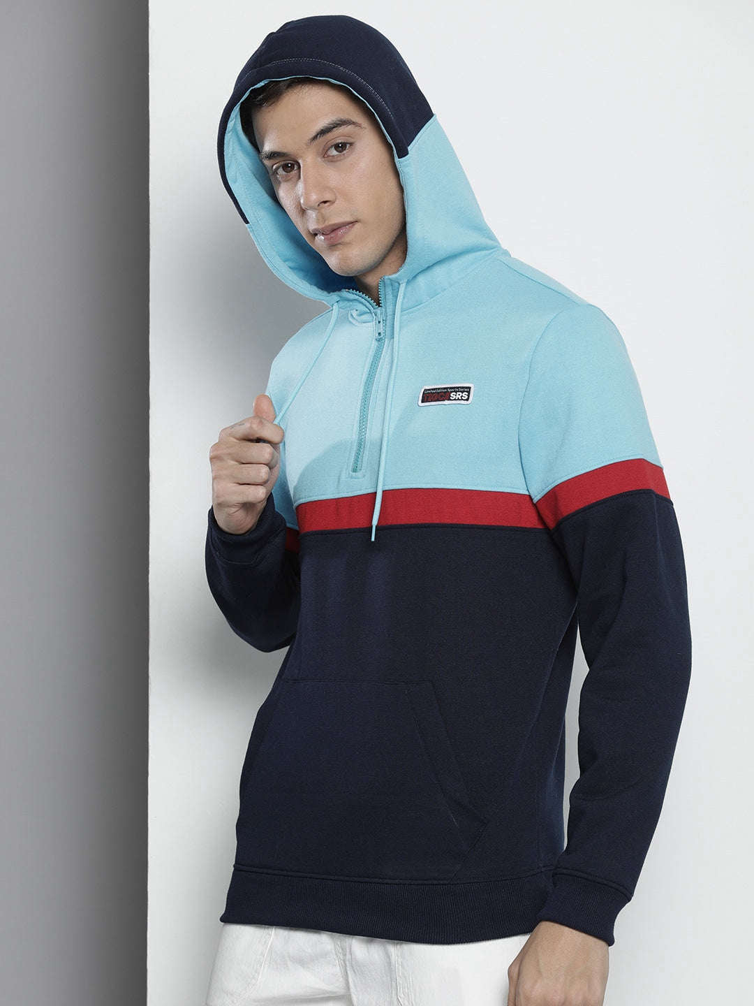 Shop Men's Colourblocked Regular Fit Sweatshirt Online.