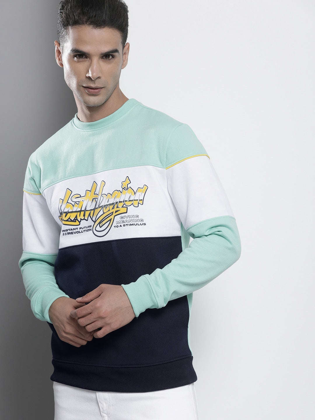 Shop Men's Colourblocked Regular Fit Sweatshirt Online.