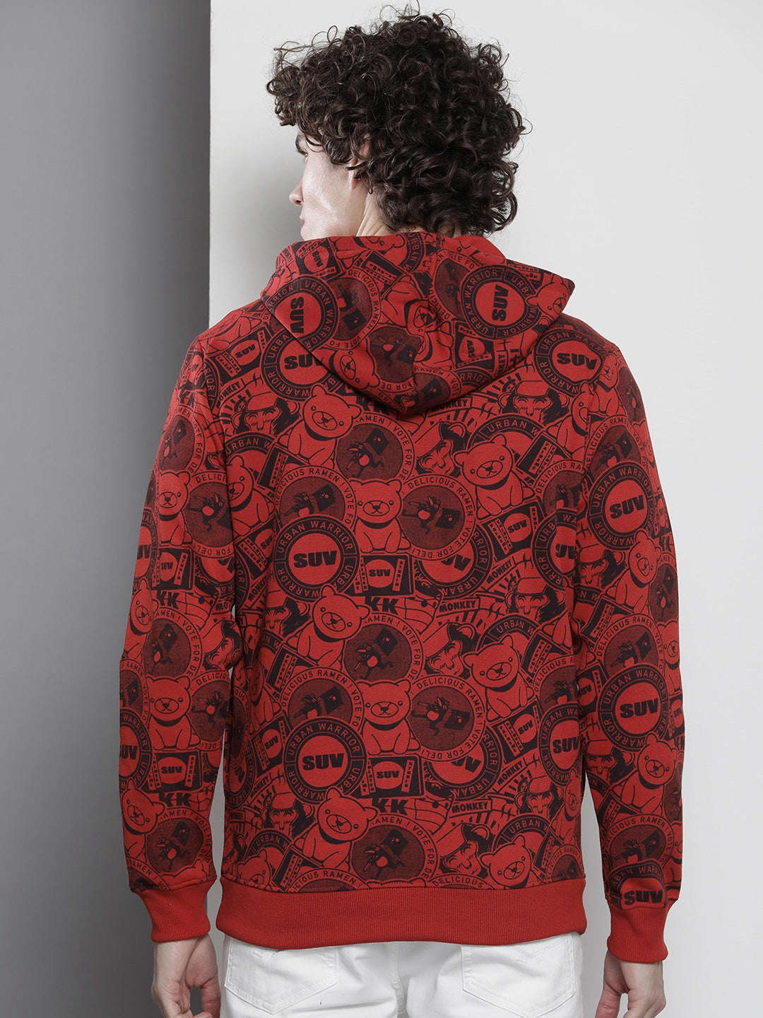 Shop Men's Printed Regular Fit Sweatshirt Online.