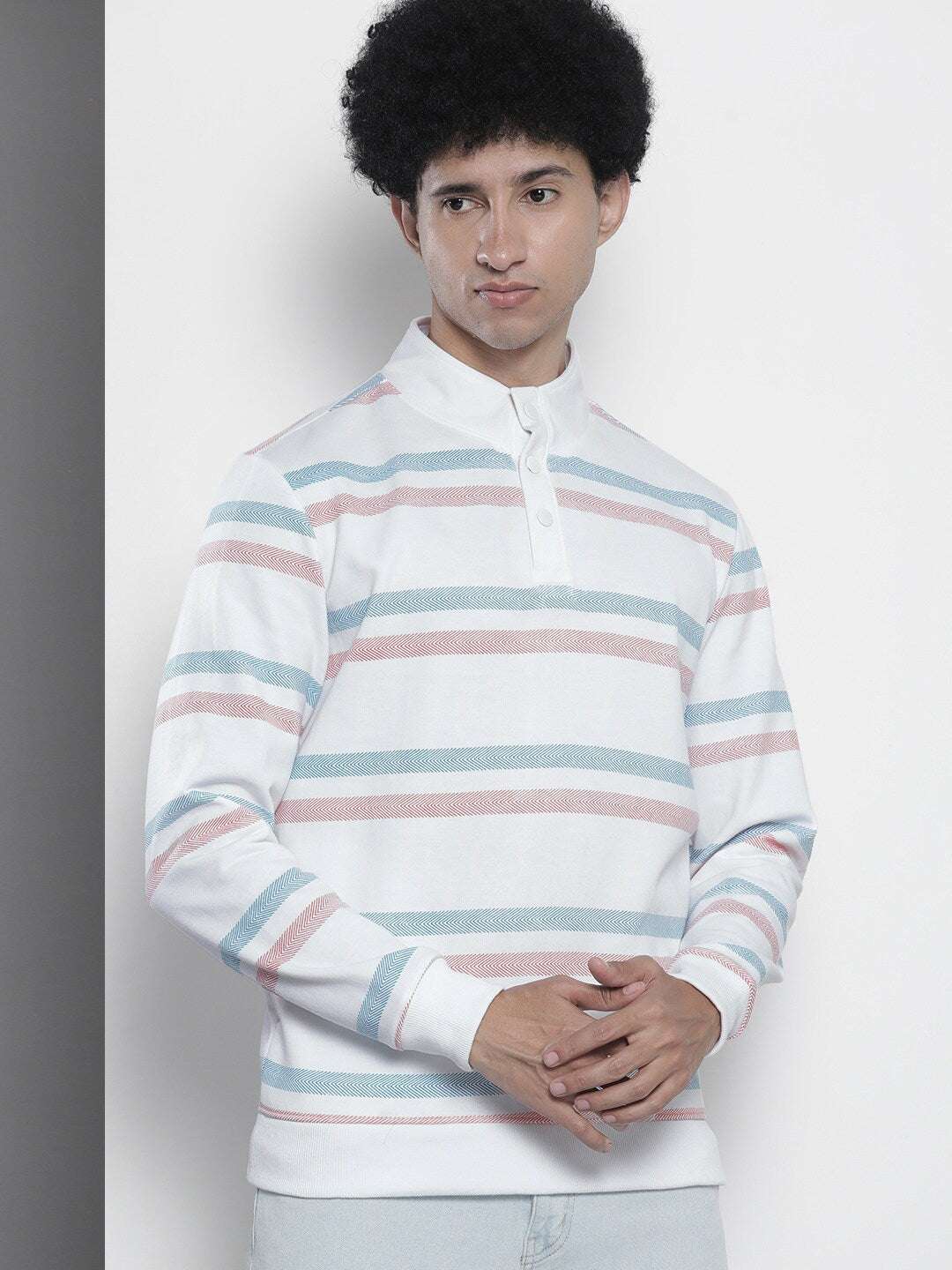 Shop Men's Striped Regular Fit Sweatshirt Online.