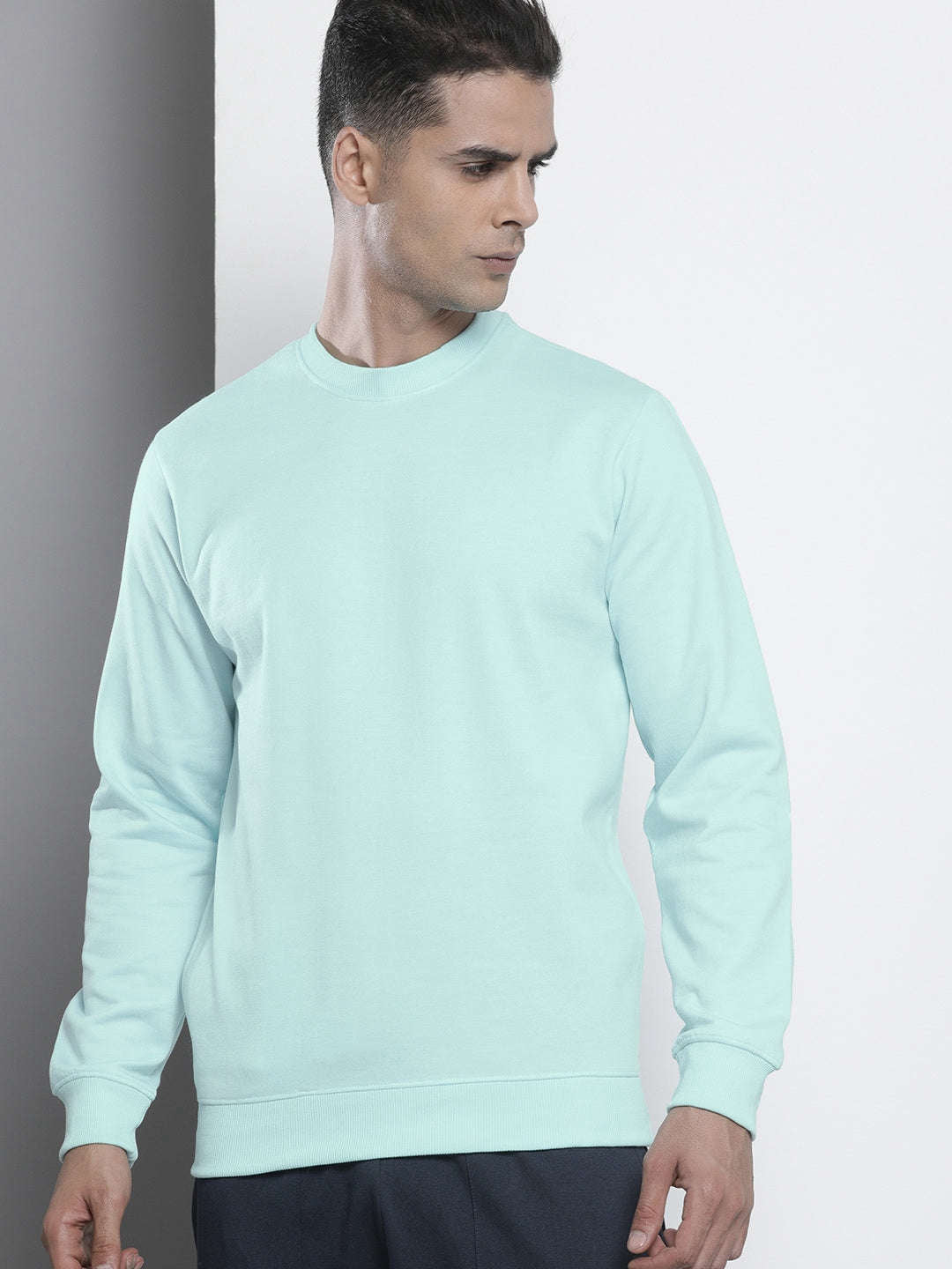 Shop Men's Solid Regular Fit Sweatshirt Online.