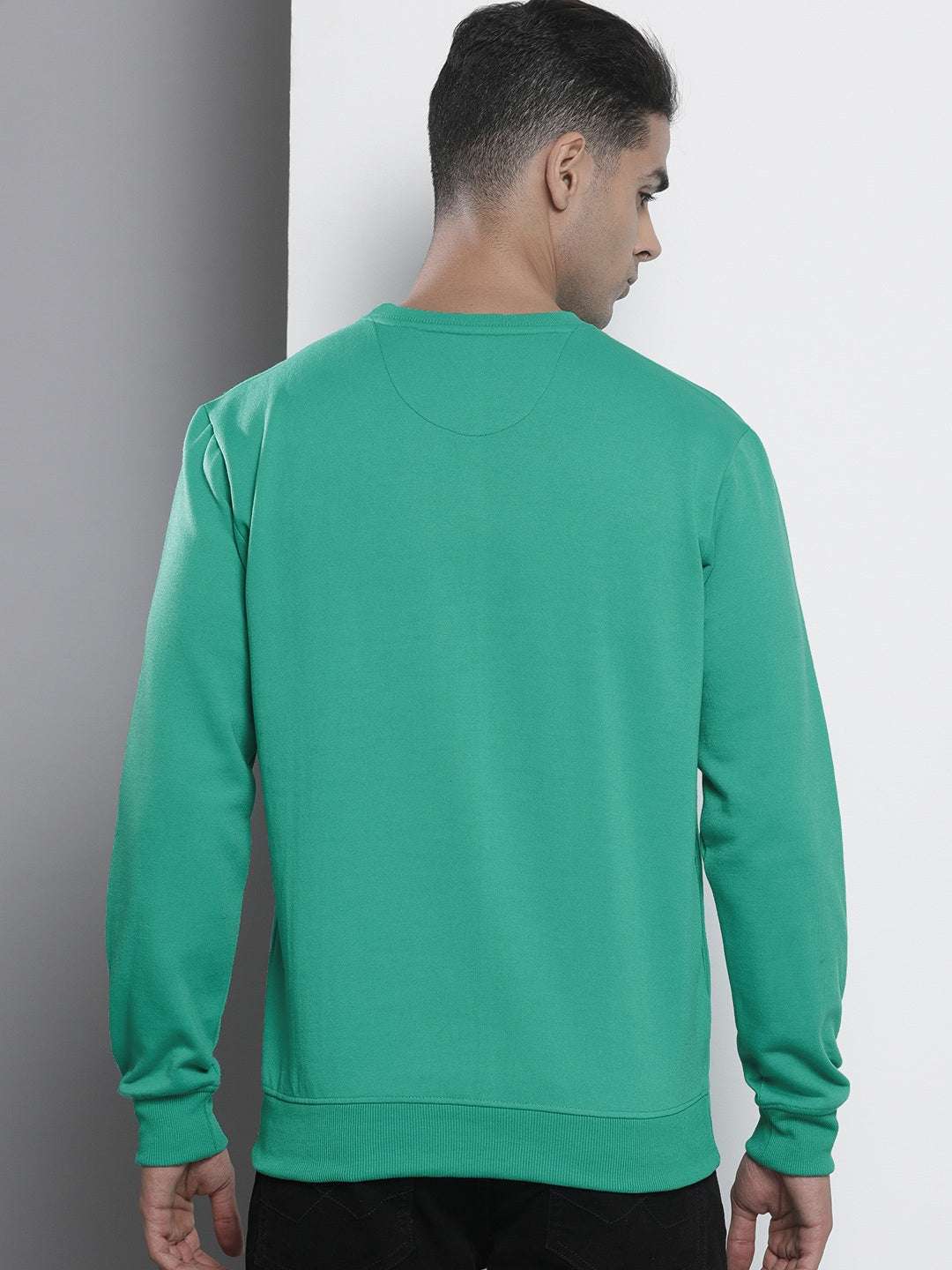 Shop Men's Solid Regular Fit Sweatshirt Online.