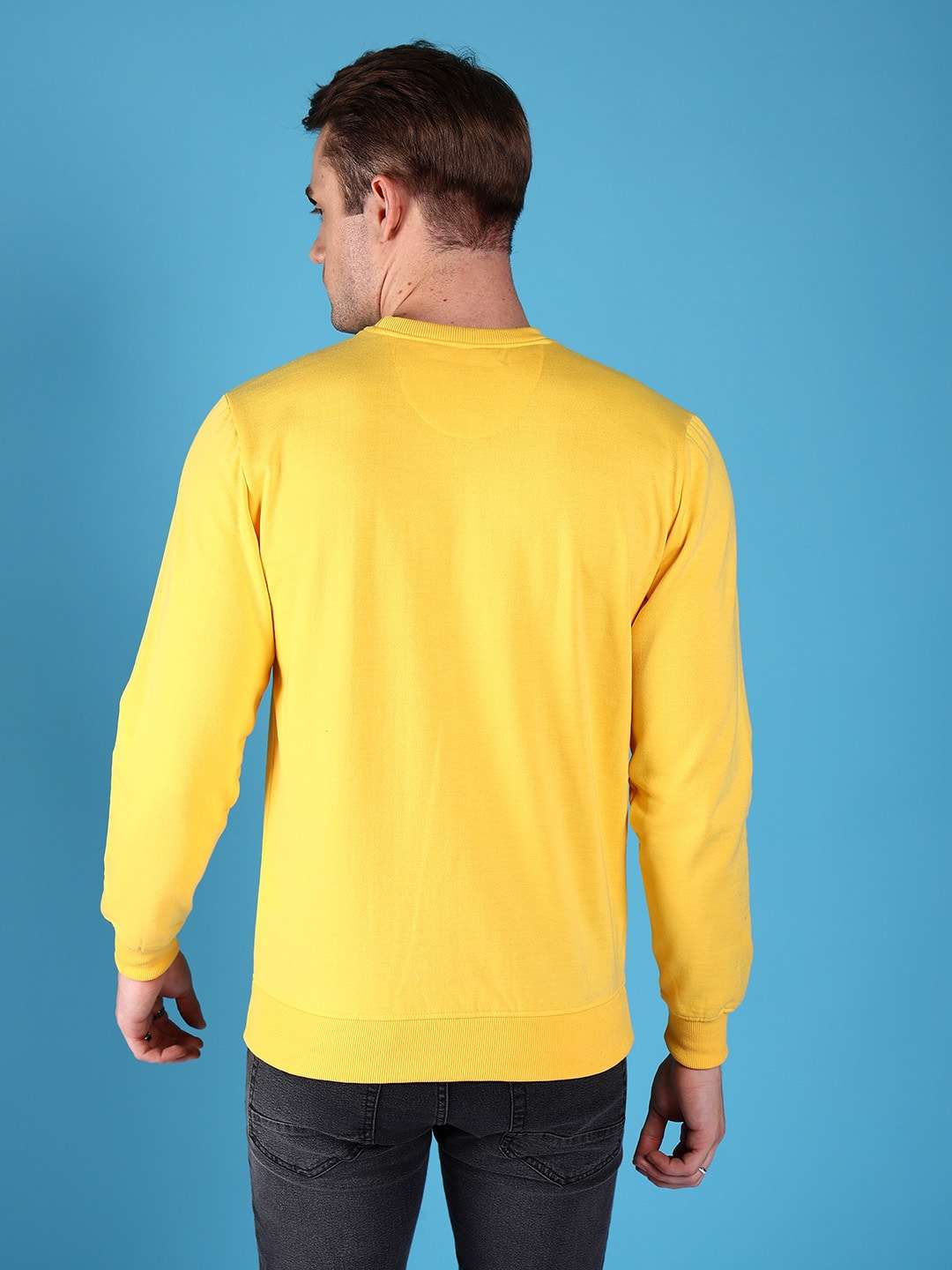 Shop Men's Solid Regular Fit Sweatshirt Online.