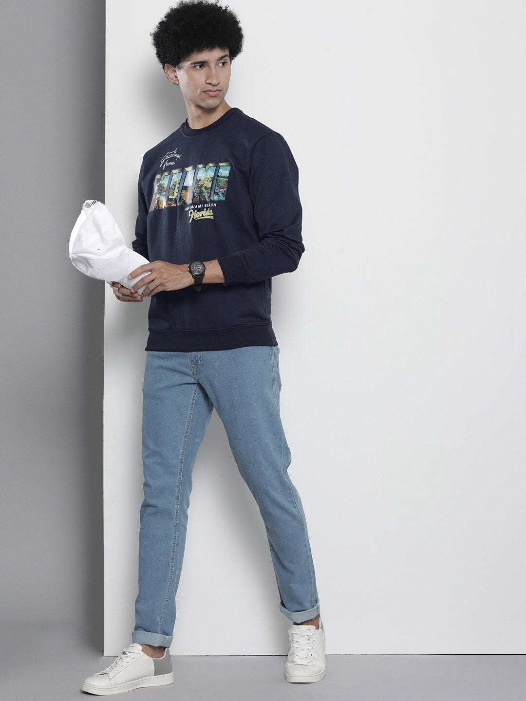 Shop Men's Printed Regular Fit Sweatshirt Online.