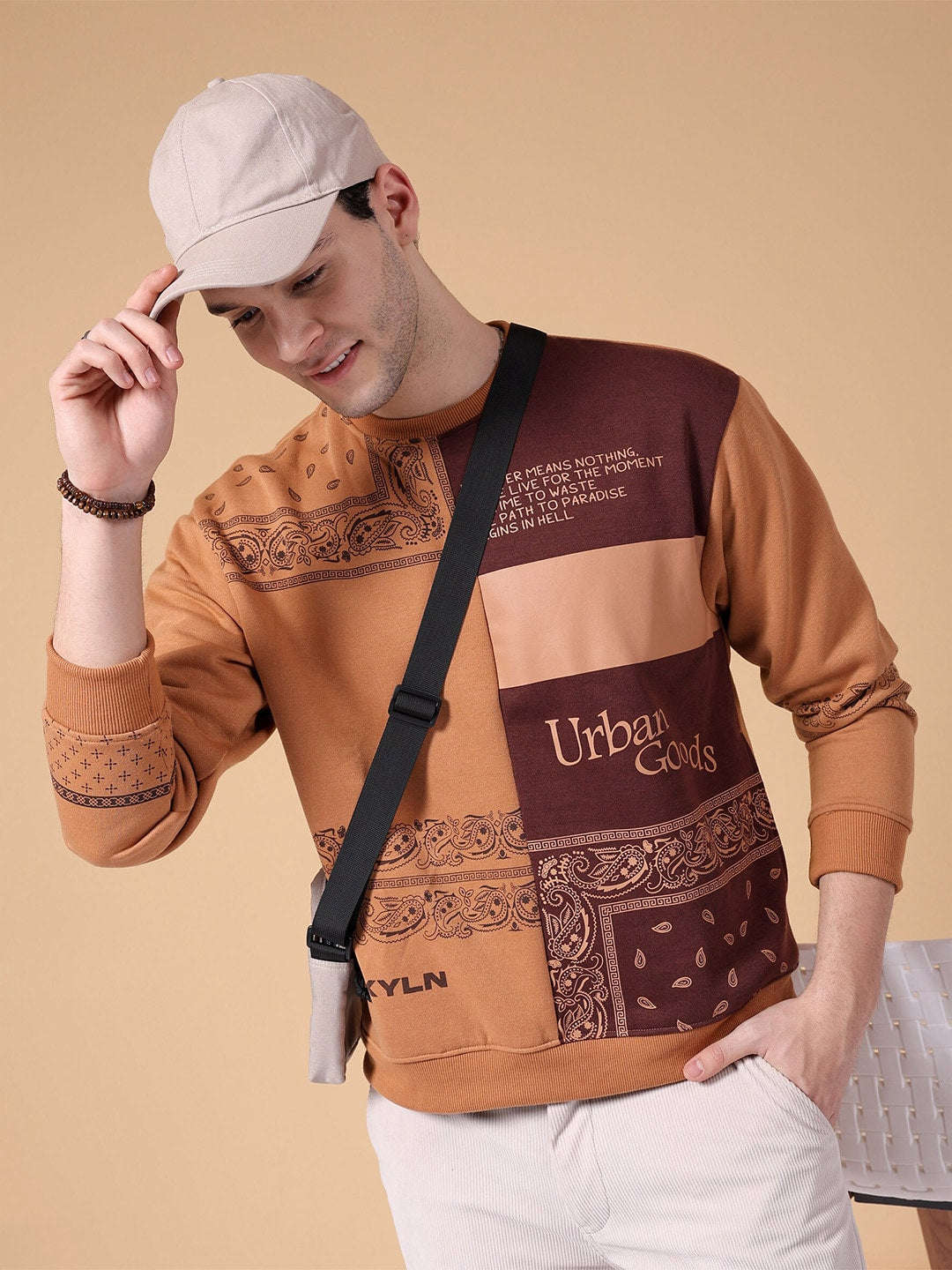 Shop Men's Printed Relaxed Fit Sweatshirt Online.