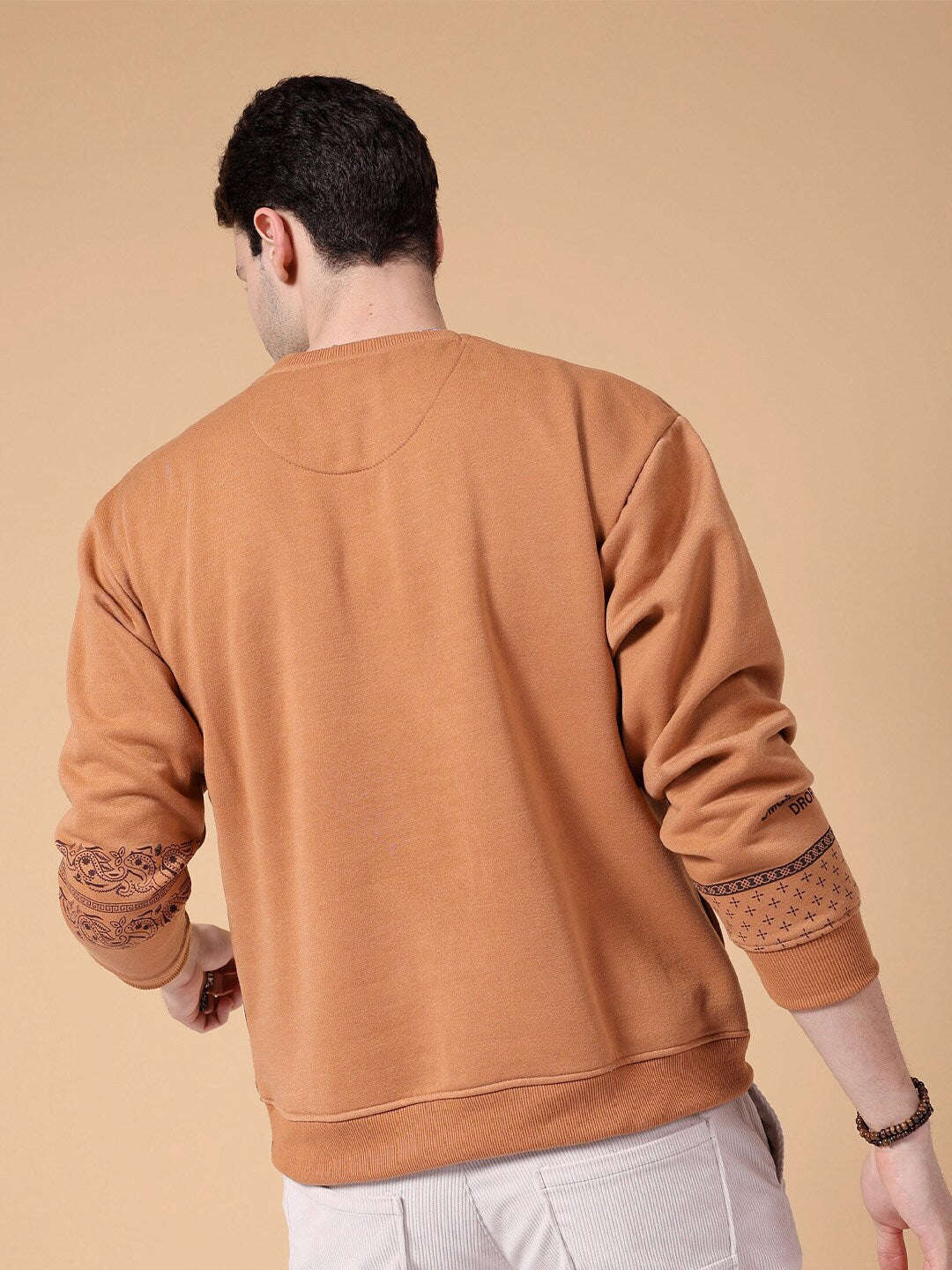 Shop Men's Printed Relaxed Fit Sweatshirt Online.