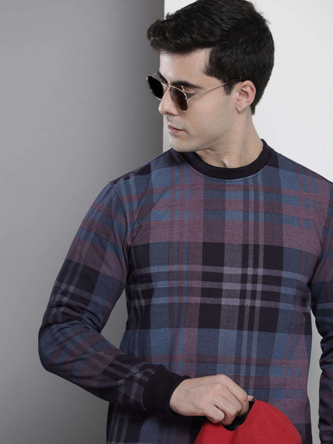 Shop Men's Checked Regular Fit Sweatshirt Online.