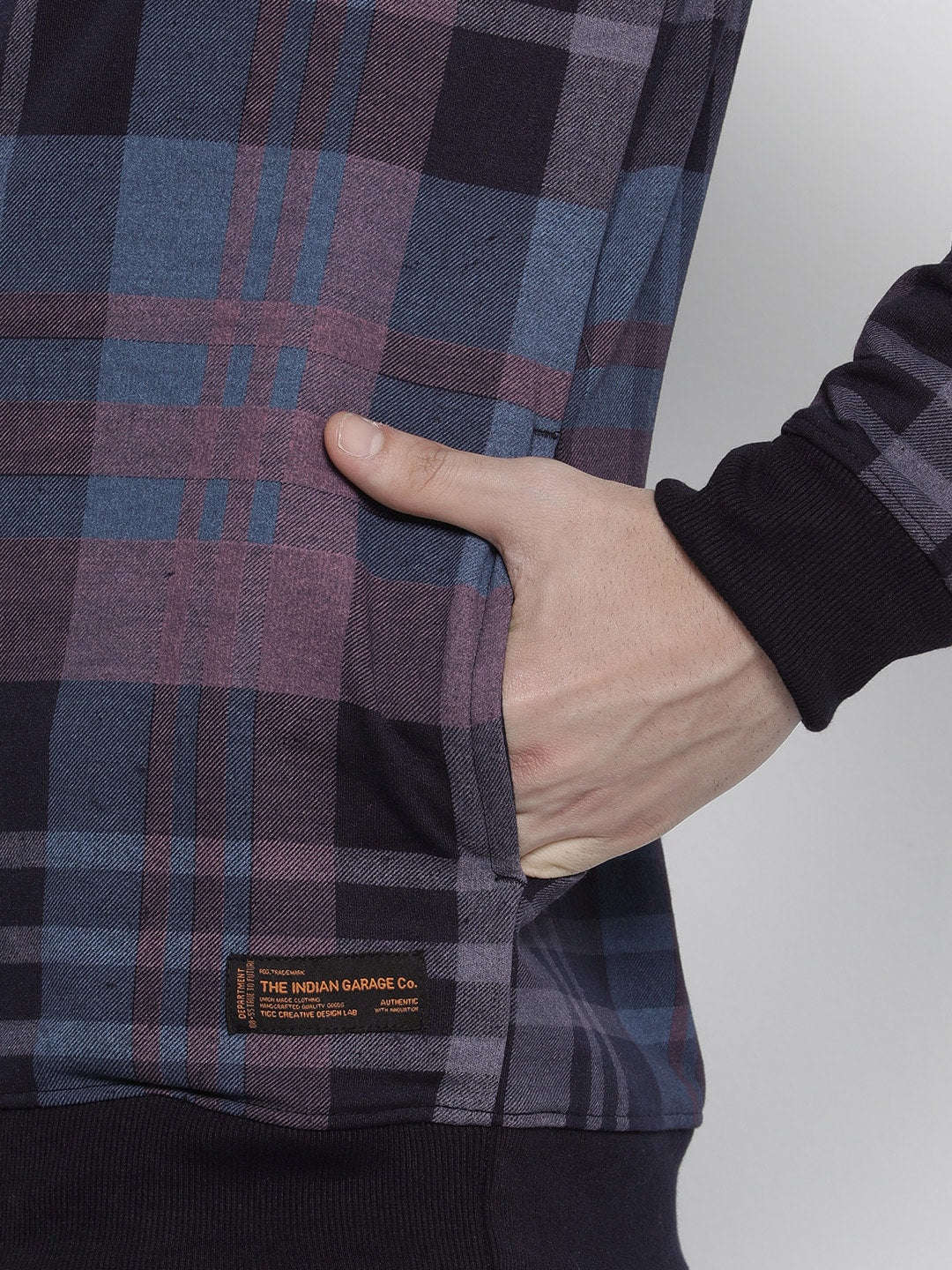 Shop Men's Checked Regular Fit Sweatshirt Online.