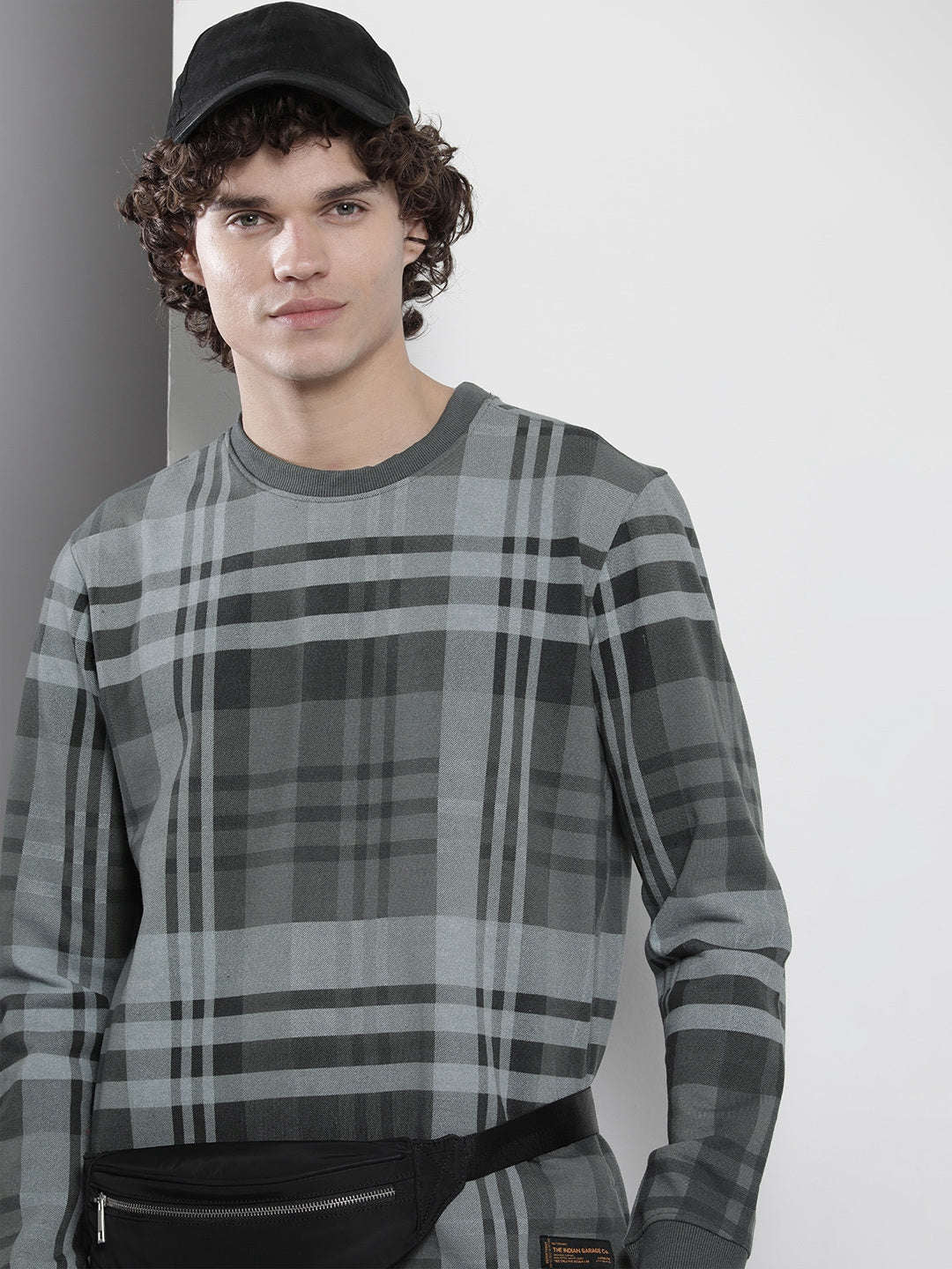 Shop Men's Checked Regular Fit Sweatshirt Online.