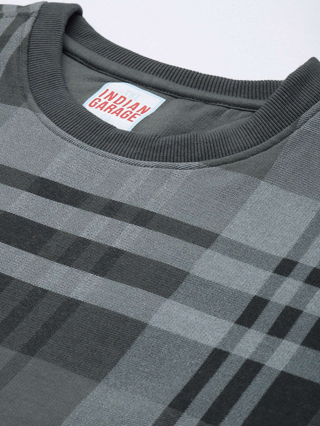 Shop Men's Checked Regular Fit Sweatshirt Online.