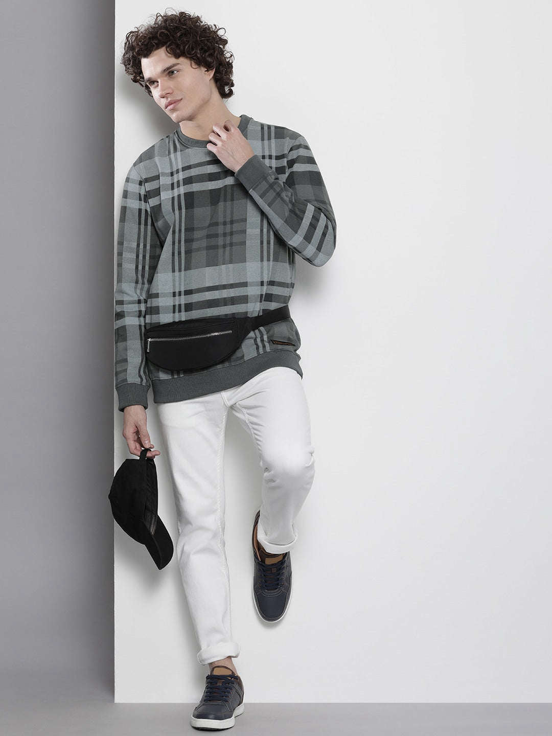 Shop Men's Checked Regular Fit Sweatshirt Online.